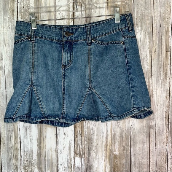 American Eagle Outfitters Dresses & Skirts - American Eagle Y2K Vintage Style Skirt